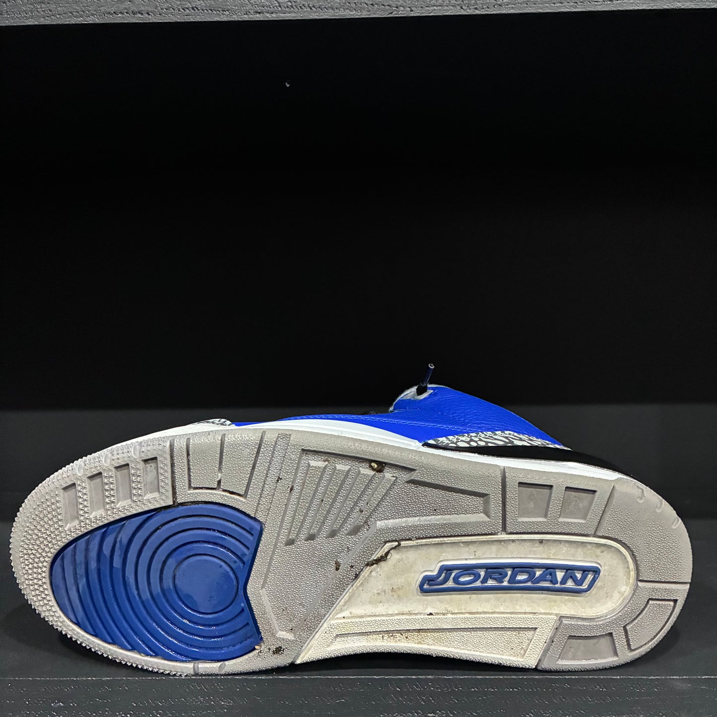 Jordan 3 Retro "Varsity Royal" (8)