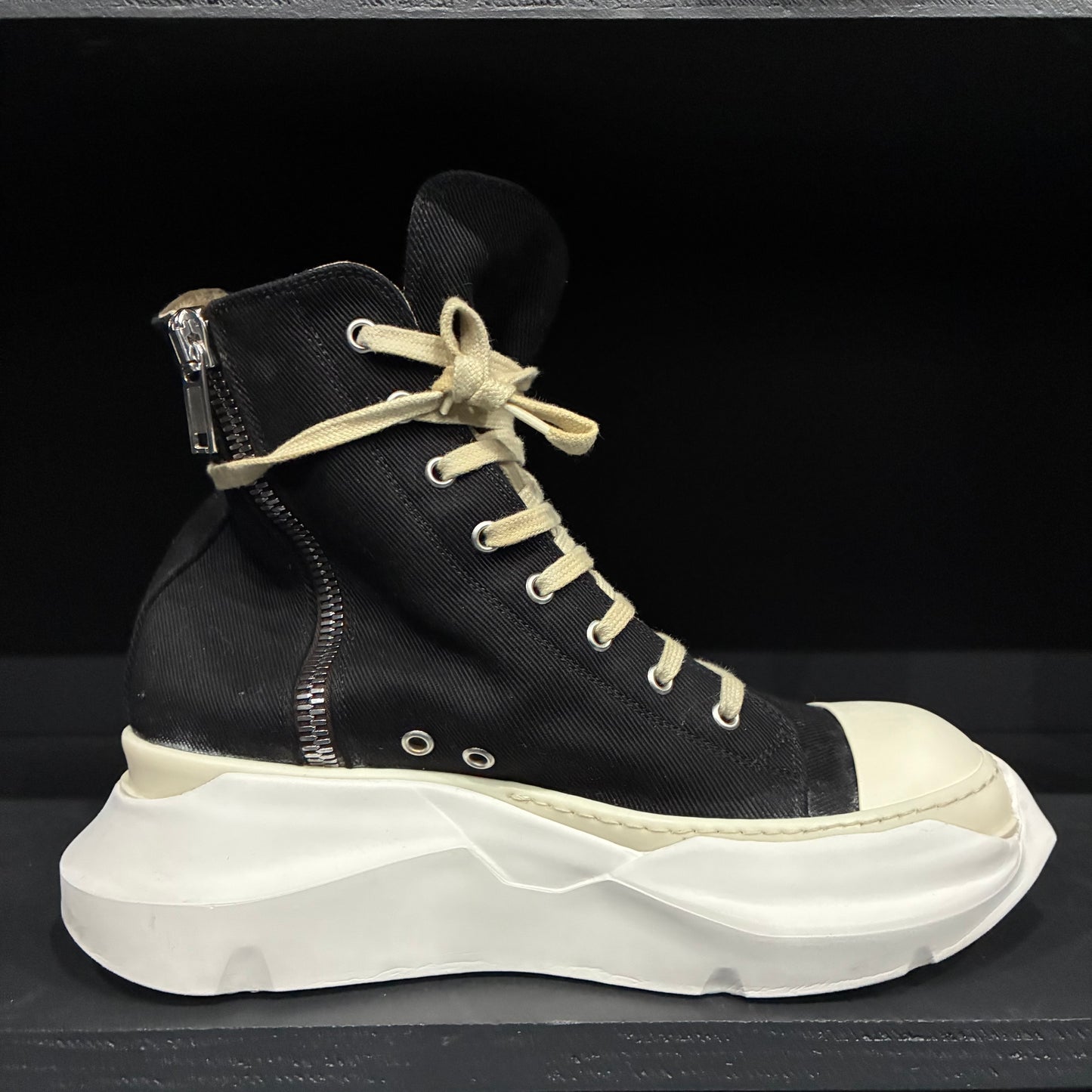 Rick Owen’s Black/Milk Platform Embroidered Star Hexy Sneaker (40.5)