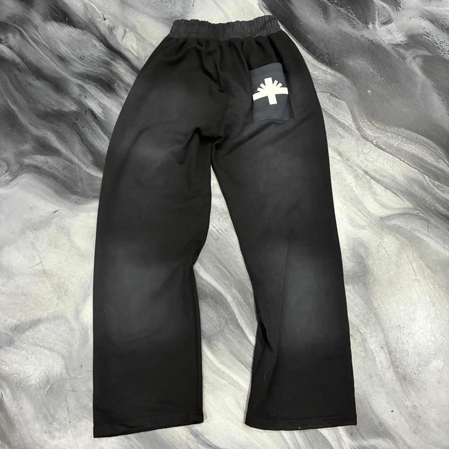 Vertabrae Black/White Distressed Sweatpants (2XL)