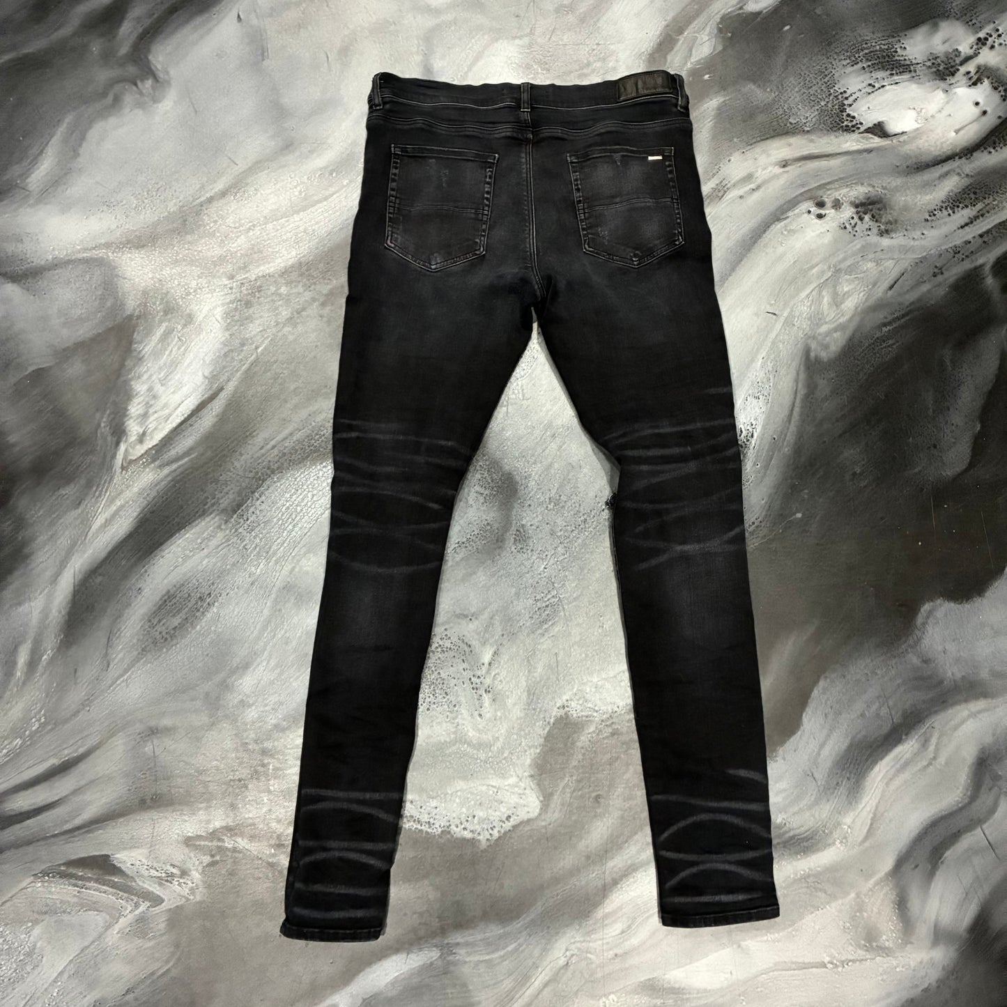 Amiri Faded Black Plain Knee Slit Jean (36)