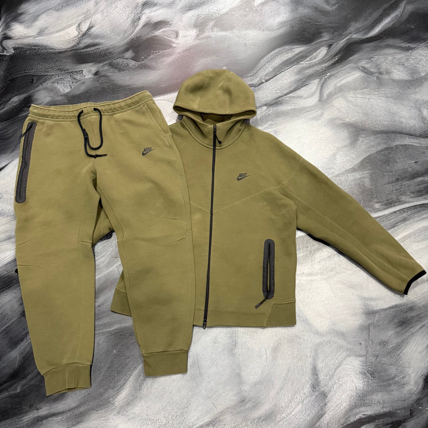 Nike Olive Tech Suit (XL)