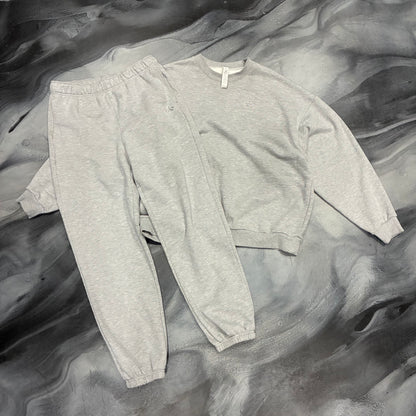 Alo Grey/Silver Logo Sweatsuit (XL)