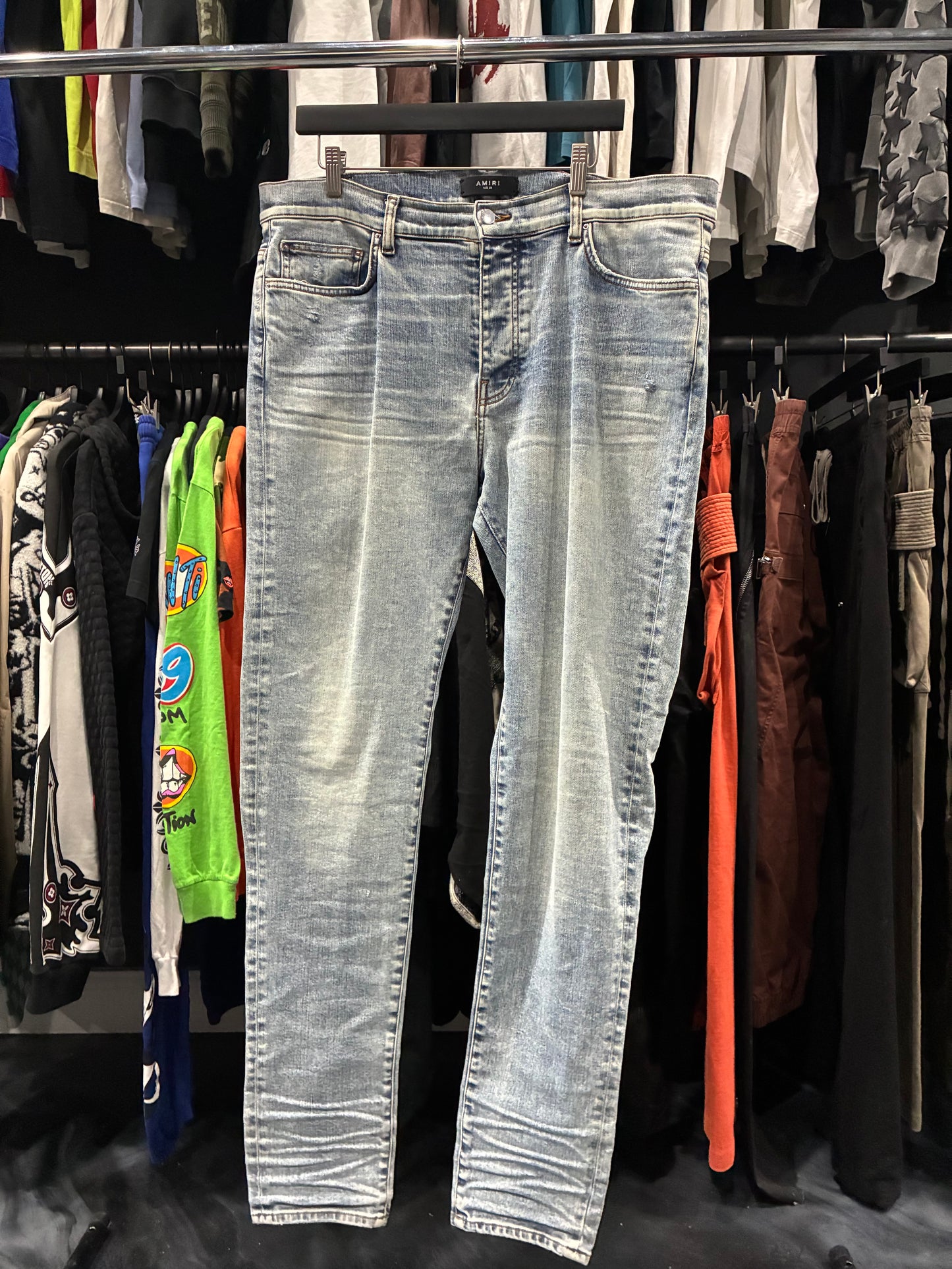 Amiri Light Blue Wash Plain Jean (38)
