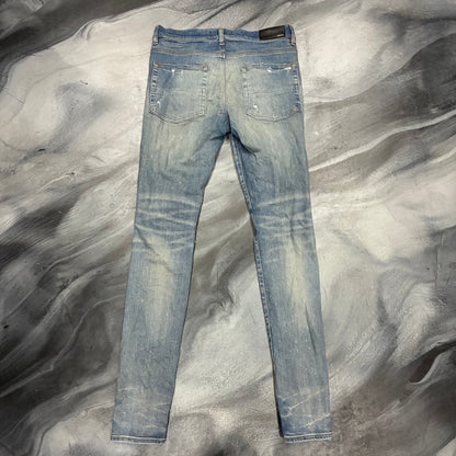 Amiri Aged Indigo Distressed Jean (32)