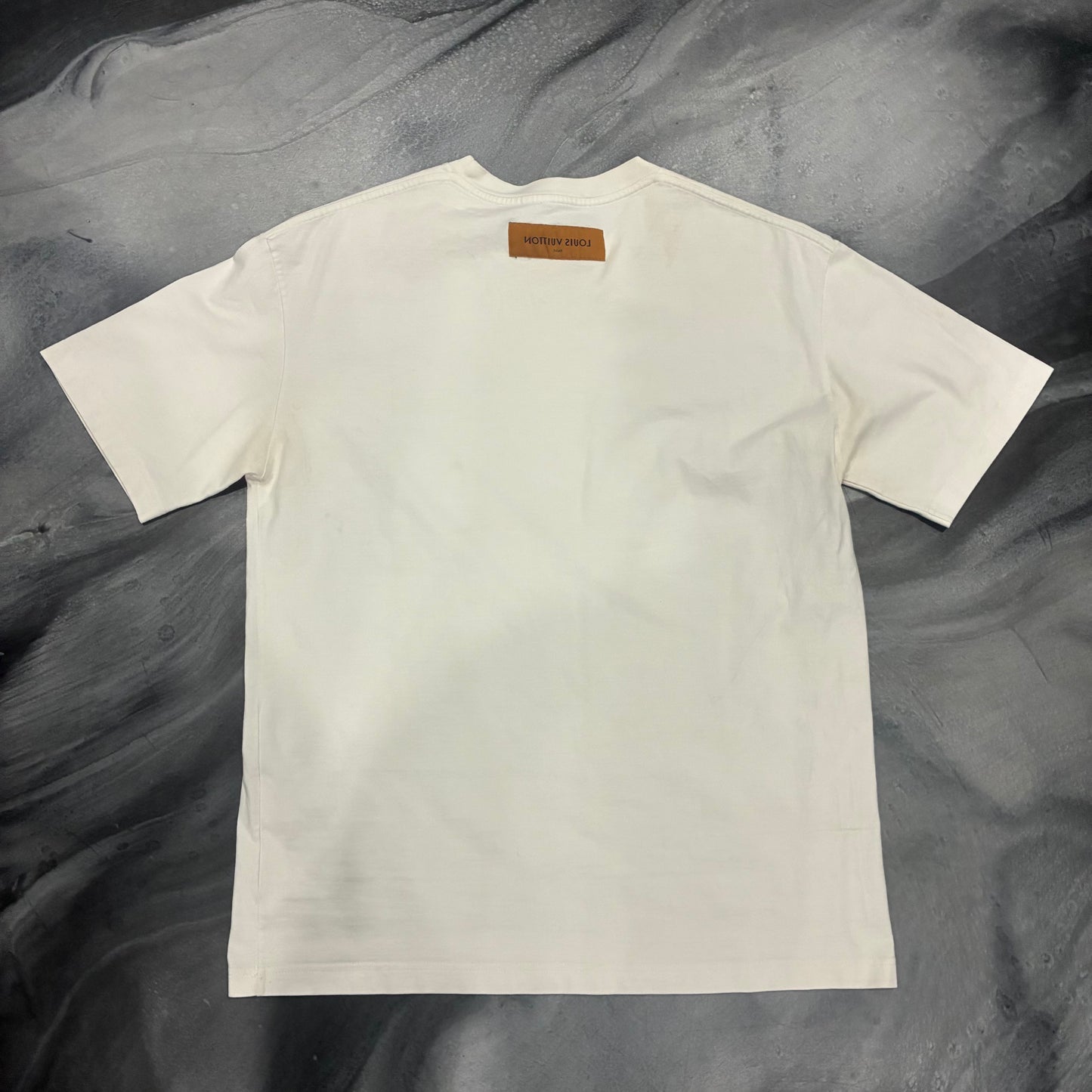 Louis V. White/Multicolor Graffiti Tee (L)