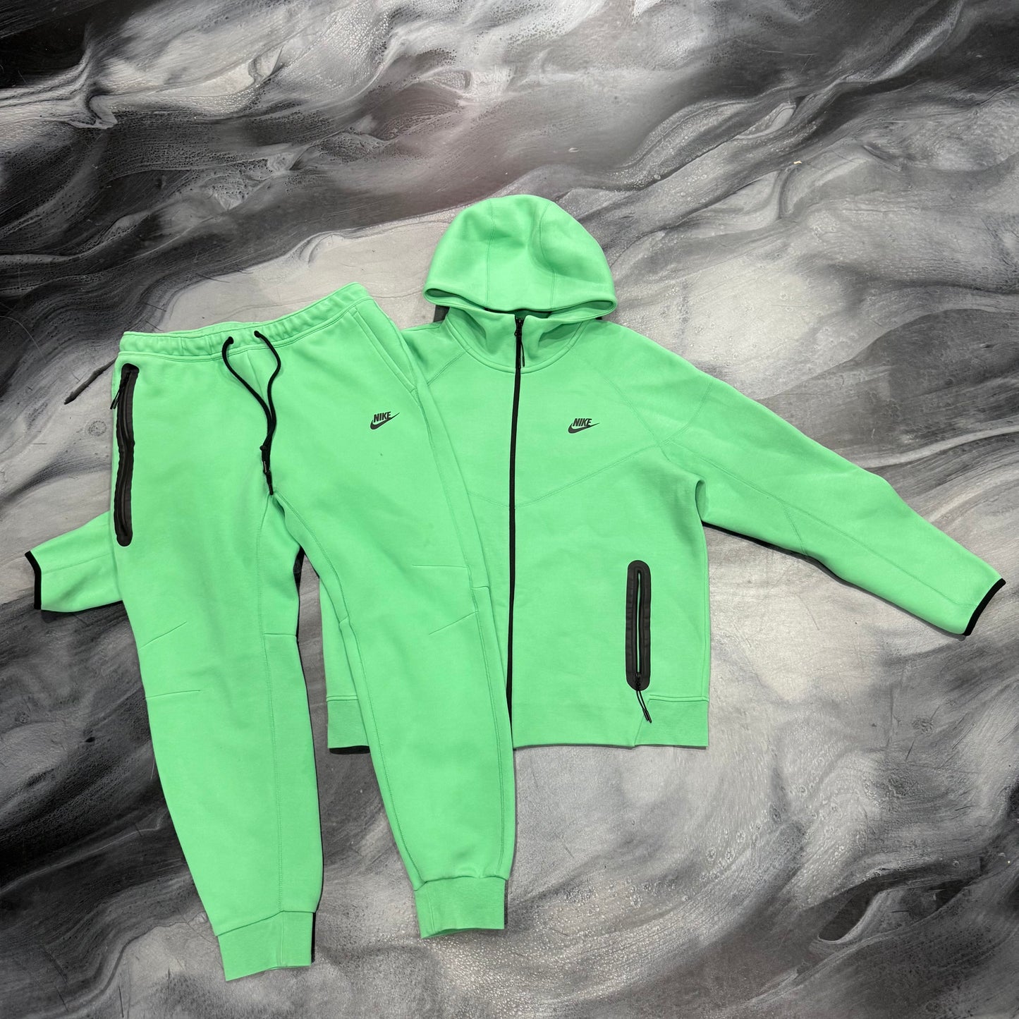 Nike Bright Green Tech Suit (XL)
