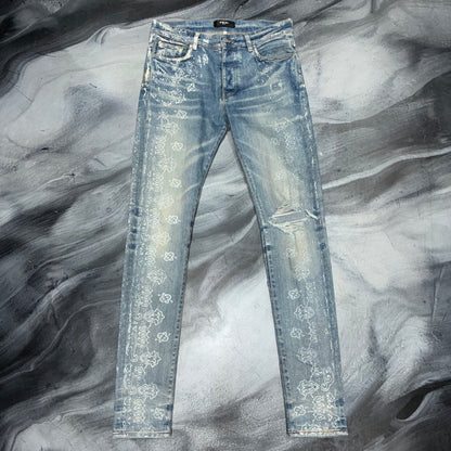 Amiri Clay Indigo Bleach Bandana Jean (32)