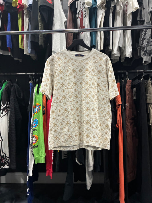 Louis V White/Gold Monogram Print Tee
