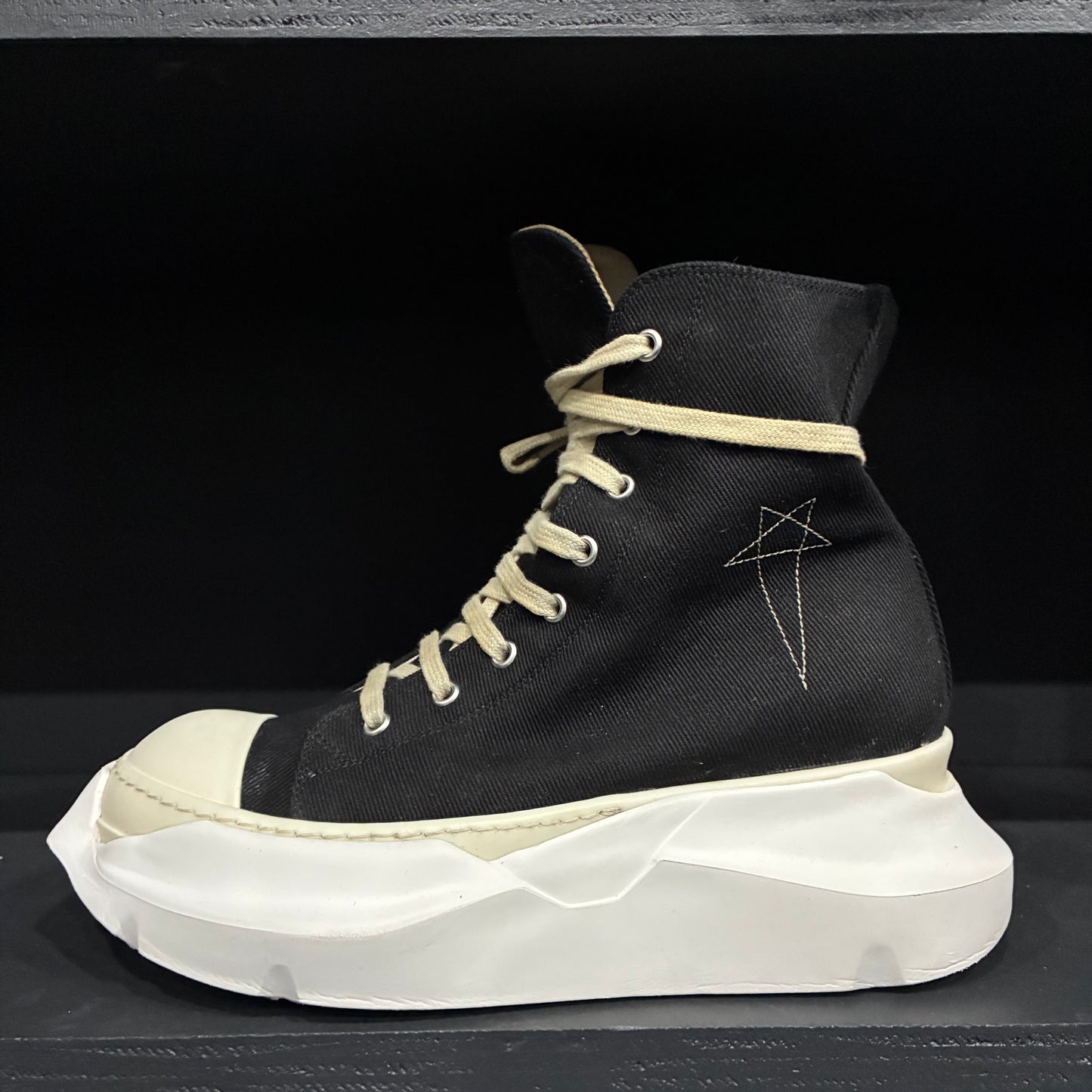 Rick Owen’s Black/Milk Platform Embroidered Star Hexy Sneaker (40.5)