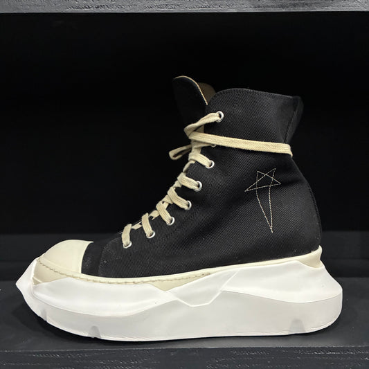 Rick Owen’s Black/Milk Platform Embroidered Star Hexy Sneaker (40.5)