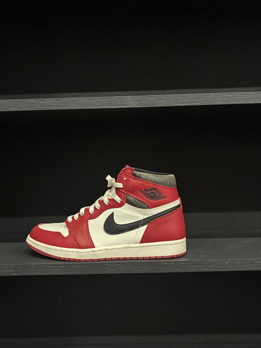 Jordan 1 High “Chicago” (10.5)