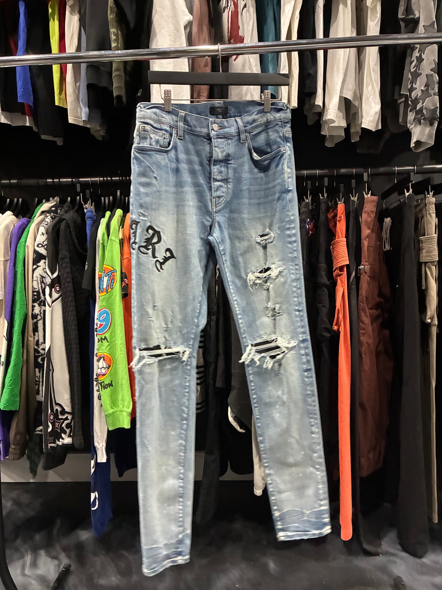 Amiri Indigo Black Old English Logo Jean (34)