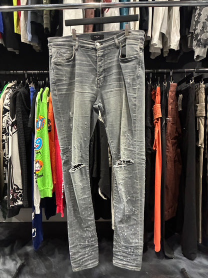 Amiri Grey Shotgun Distressed Jean (38)