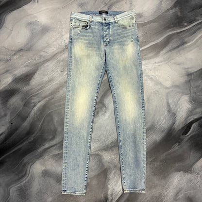 Amiri Light Blue Wash Plain Jean (36)