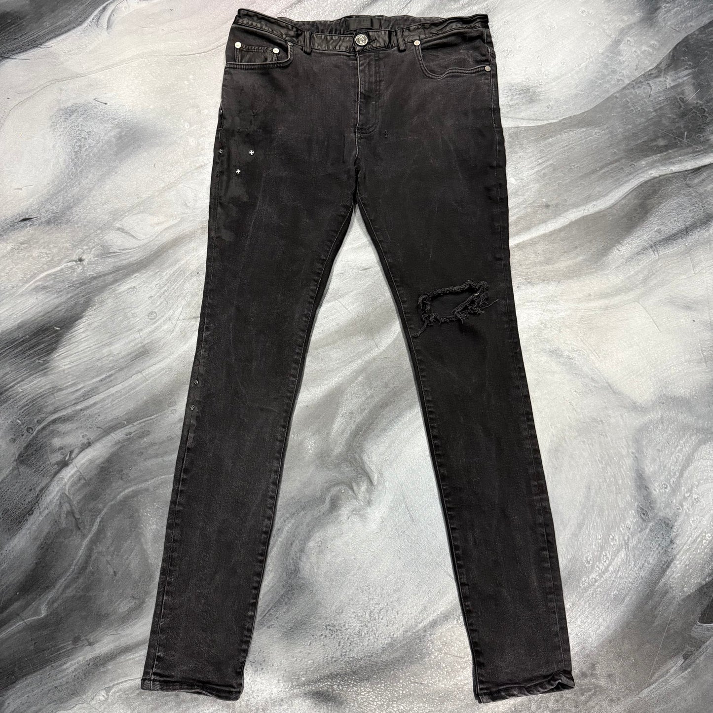 RTA Faded Black Left Knee Slit Jean (32)