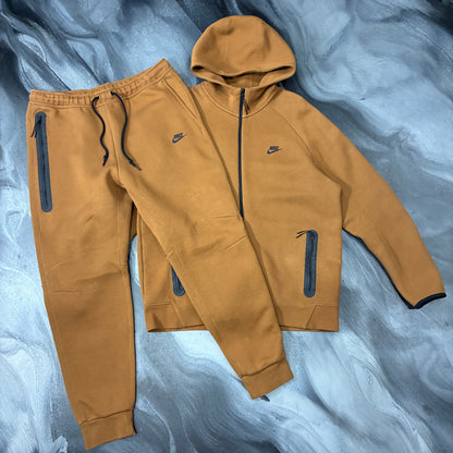 Nike Brown Tech Suit (XL)