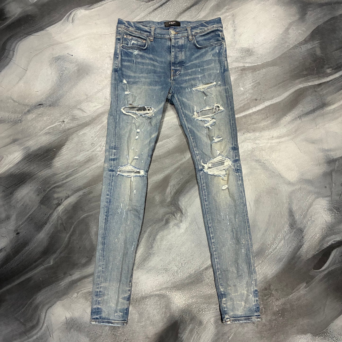 Amiri Aged Indigo Distressed Jean (32)