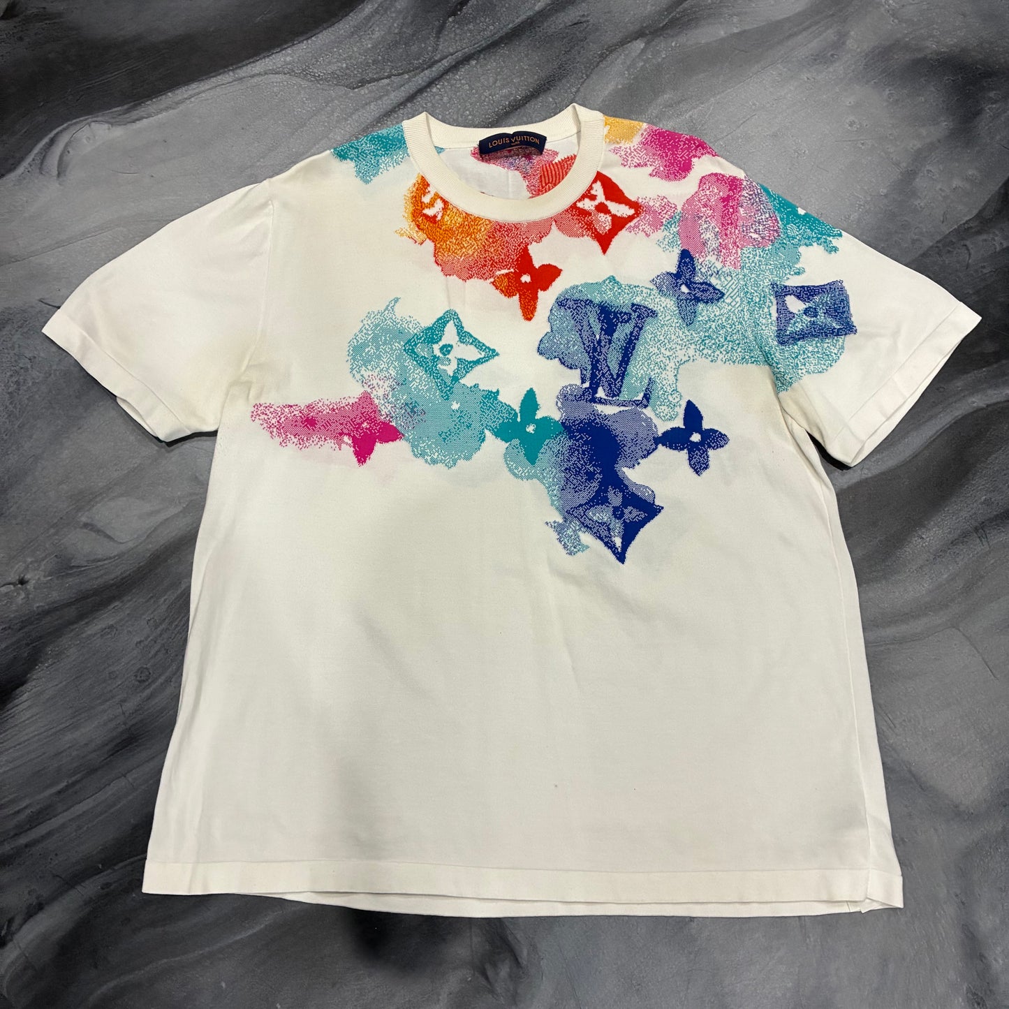 Louis V. White/Multicolor Monogram Clouds Tee (XL)