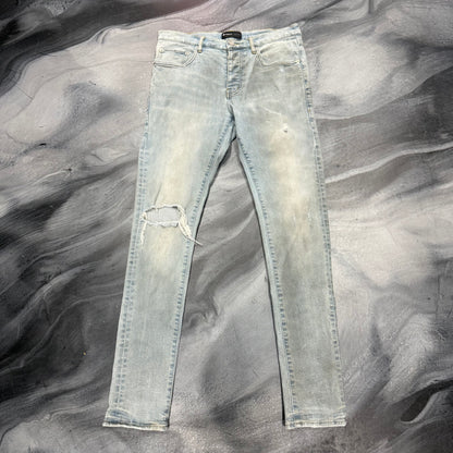 Purple Brand Aged Light Blue Distressed Knee Jean (32)