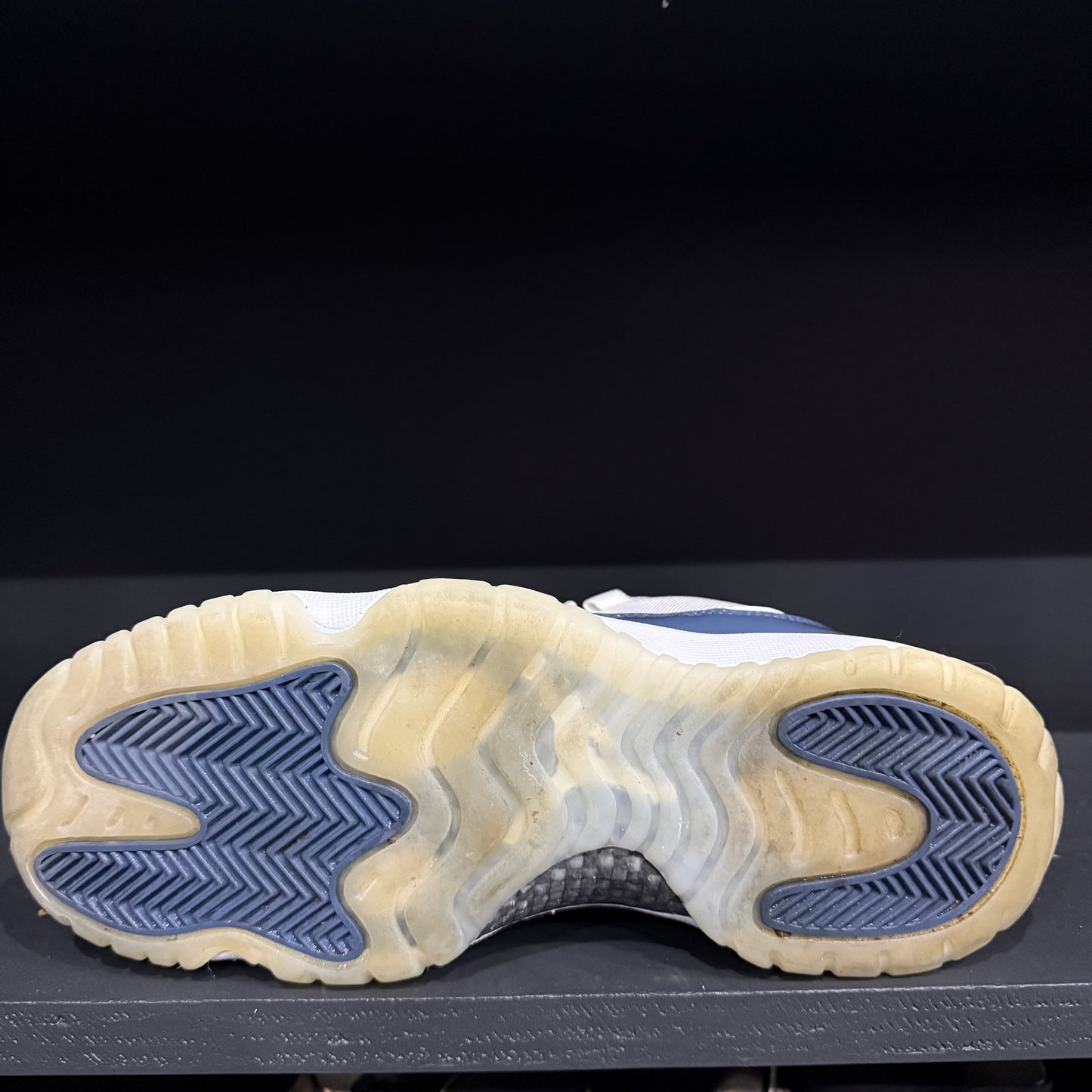 Jordan 11 Low Retro “Diffused Blue” (6Y)