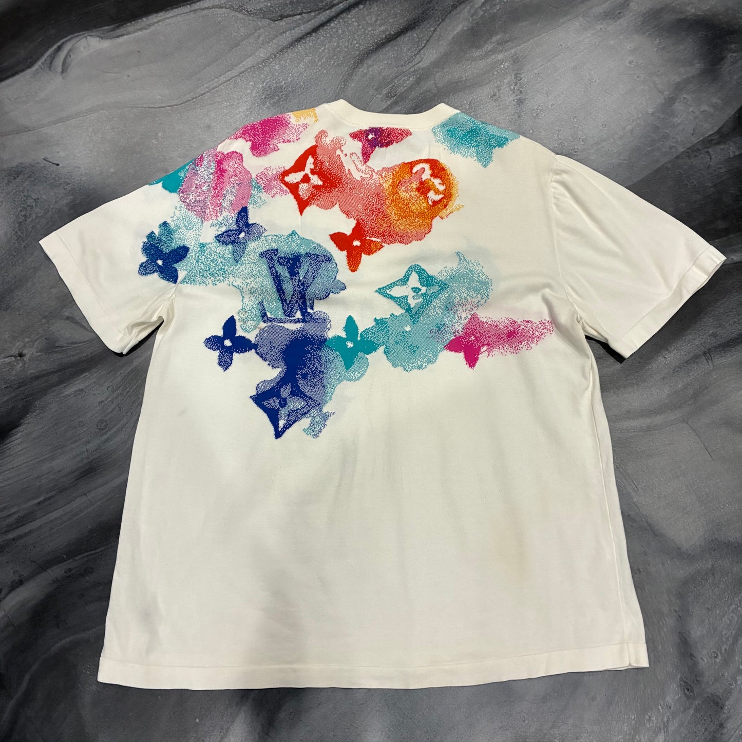 Louis V. White/Multicolor Monogram Clouds Tee (XL)