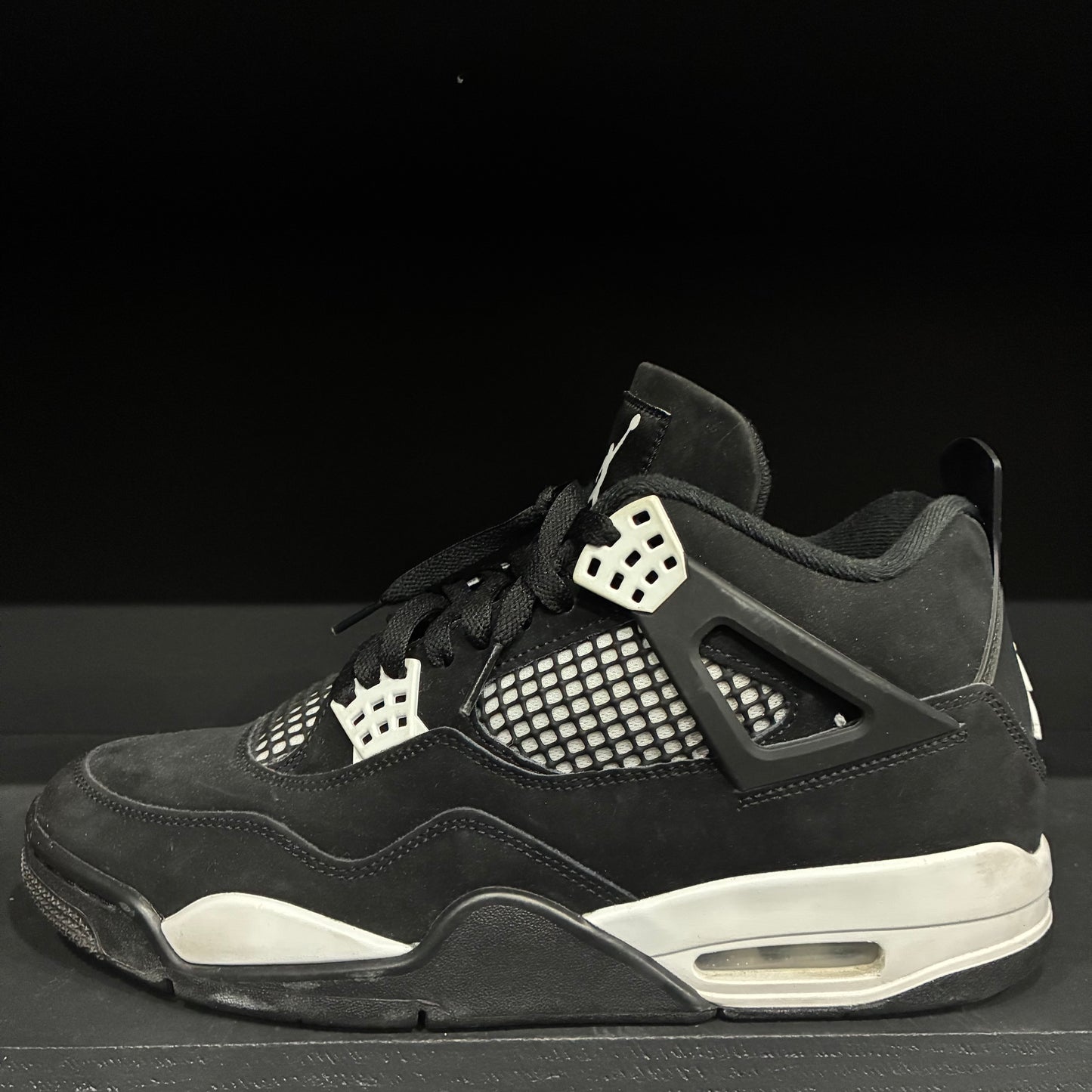 Jordan 4 Retro “White Thunder” (11)