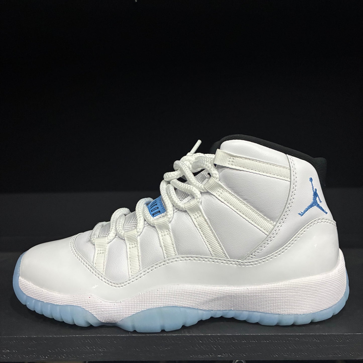 Jordan 11 “Legend Blue” (7Y)