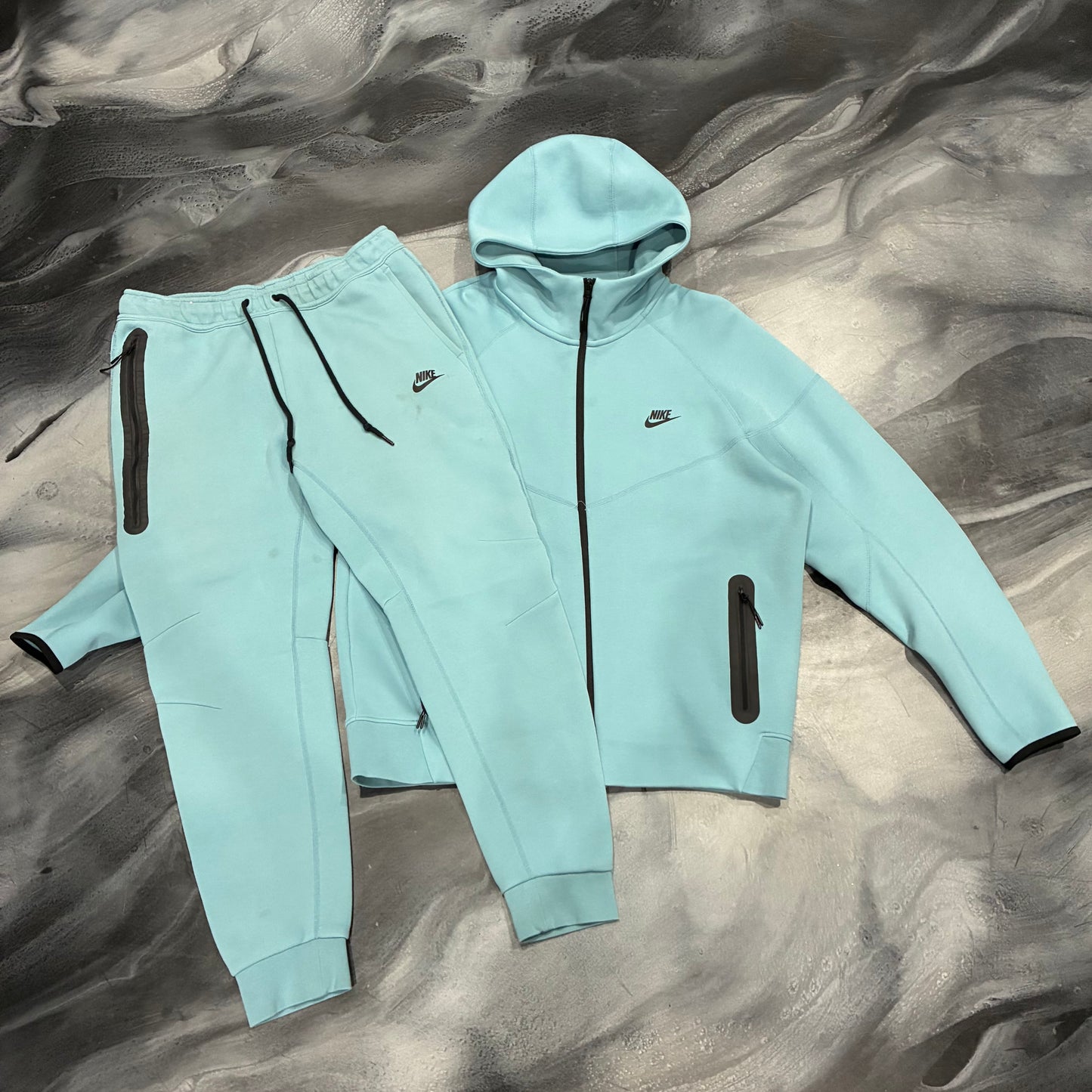 Nike Mint Tech Suit (XL)