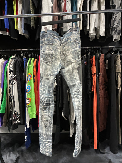Amiri Scribbled Jean (34)