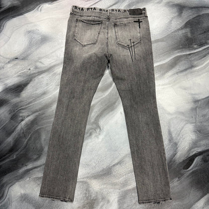 RTA Faded Grey Distressed Knees Jean (38)