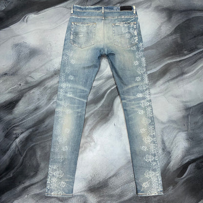 Amiri Clay Indigo Bleach Bandana Jean (32)