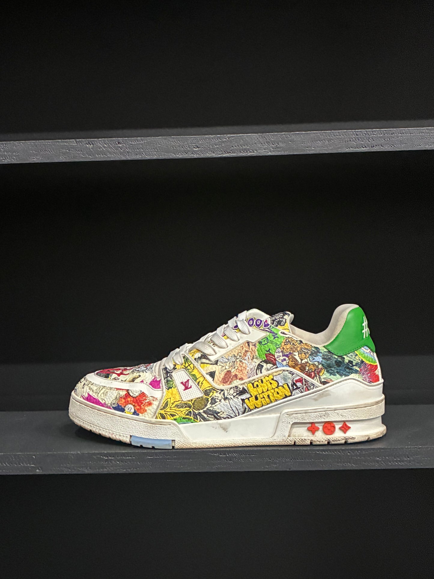 Louis V. LV Trainer Comic Motifs (9)