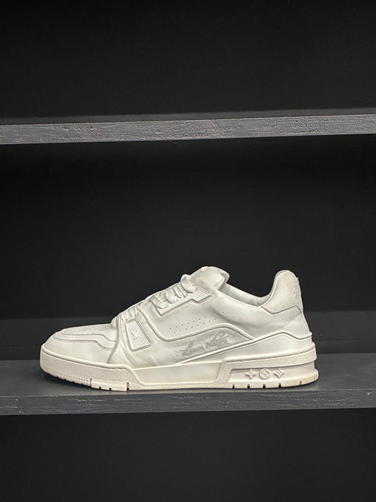 Louis V.Trainer Distressed Sneaker (10)