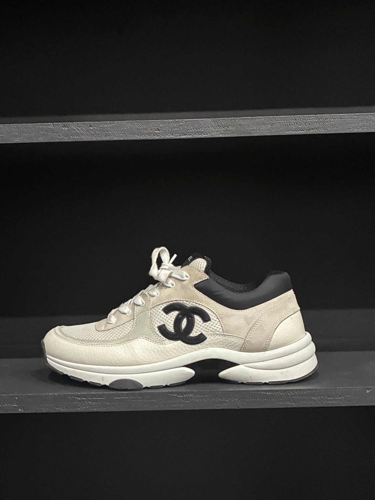 Chanel Low Top Trainer Suede White/Black (44)