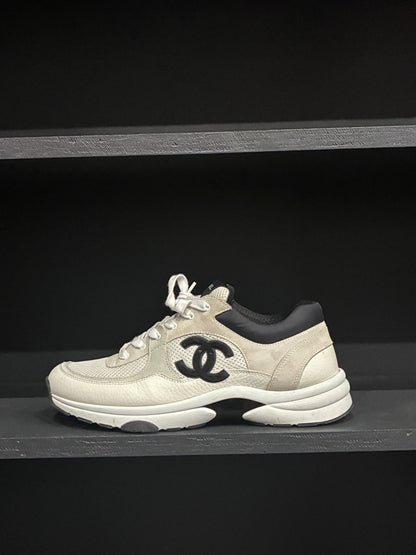 Chanel Low Top Trainer Suede White/Black (44)
