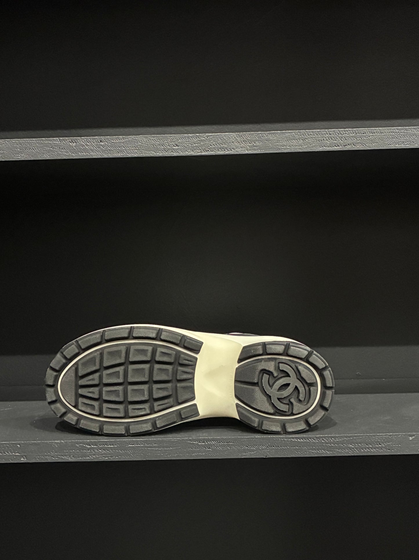 Chanel CC Logo Sneaker 'White Silver' (39)
